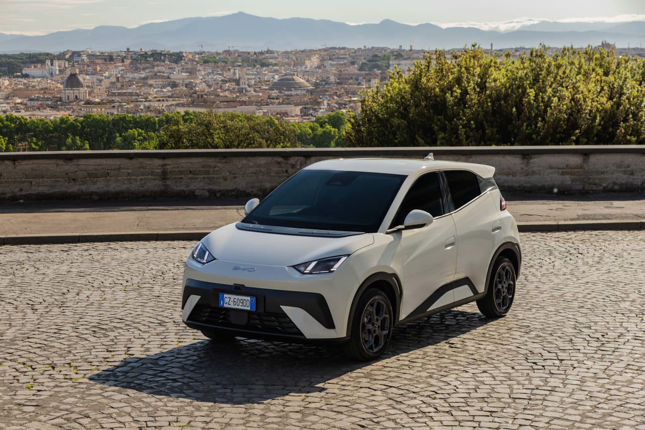 Nuevo BYD Dolphin Surf 2026: llegan las 5 plazas, Google integrado y precios desde 20.140 €