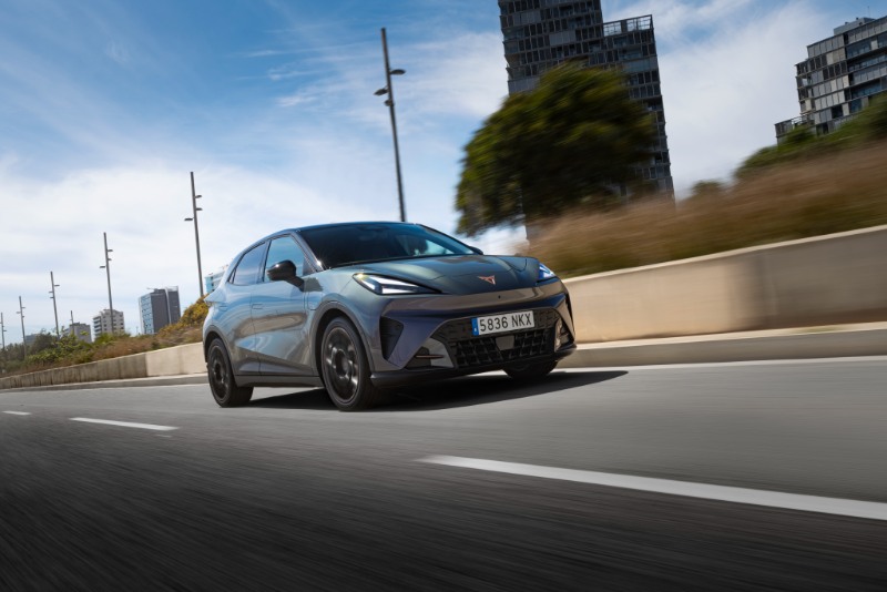 CUPRA lanza la versión más accesible del Raval: 135 CV, batería LFP y precio desde 28.320 €